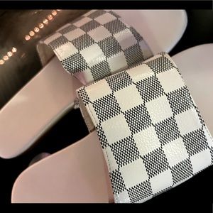 Open Toed Sandals/Slides